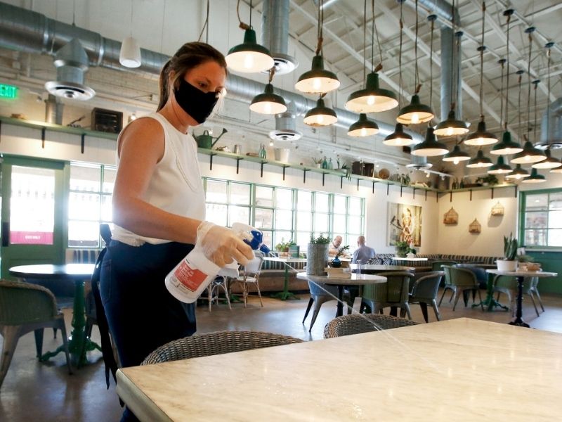 restaurant table cleaning after covid-19
