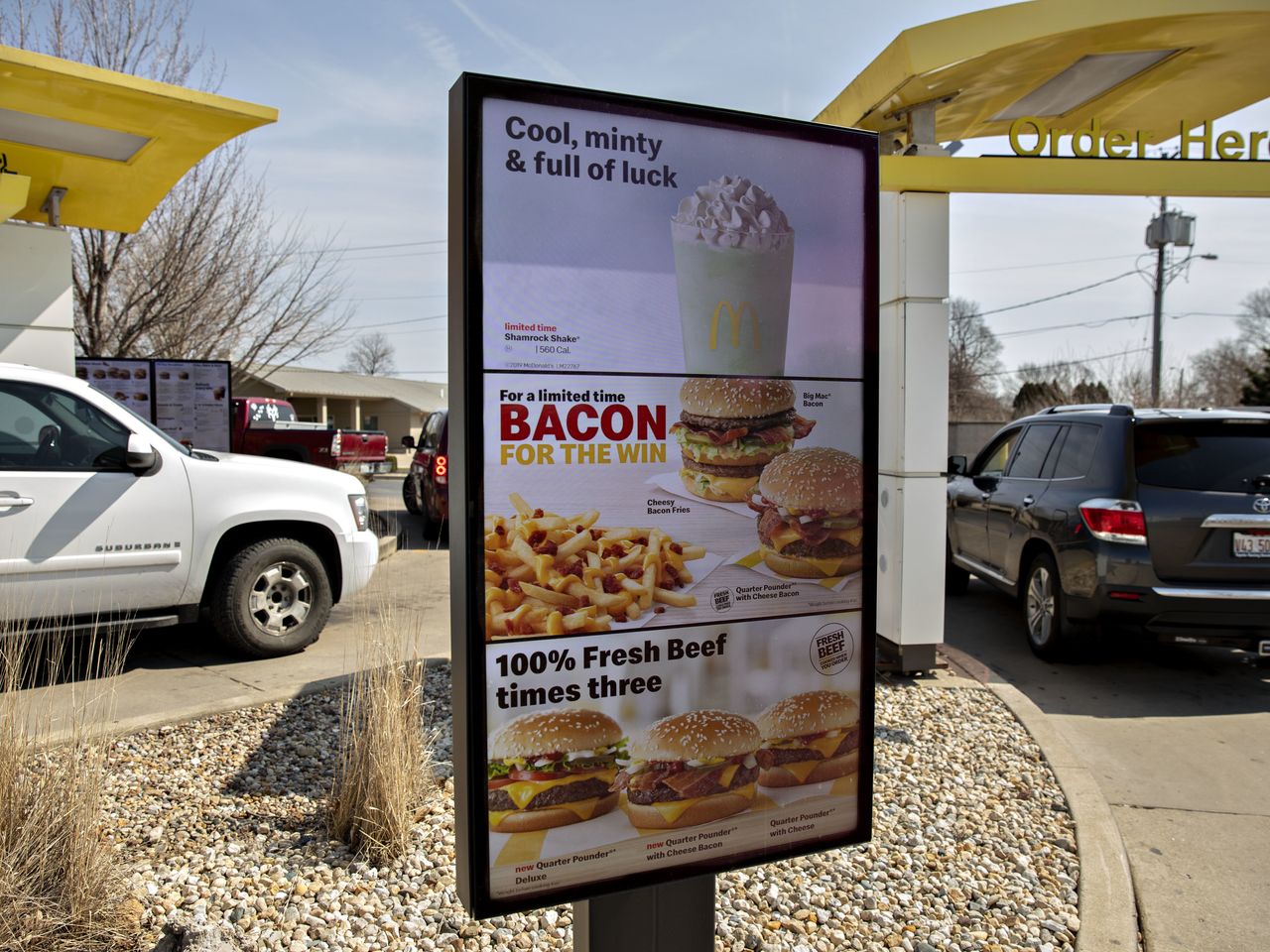 mcdonalds drive thru digital menu boards