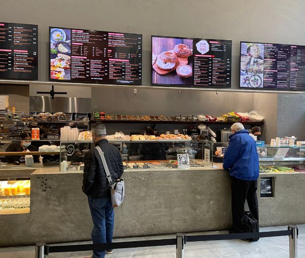 how dotsignage help restaurant